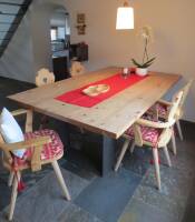 Esstisch Flavia 200 cm mit Stahlfuss – Arvenholz...