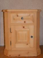 Nachttisch Ladina 54x65 cm ohne Schnitzerei mit 45°...